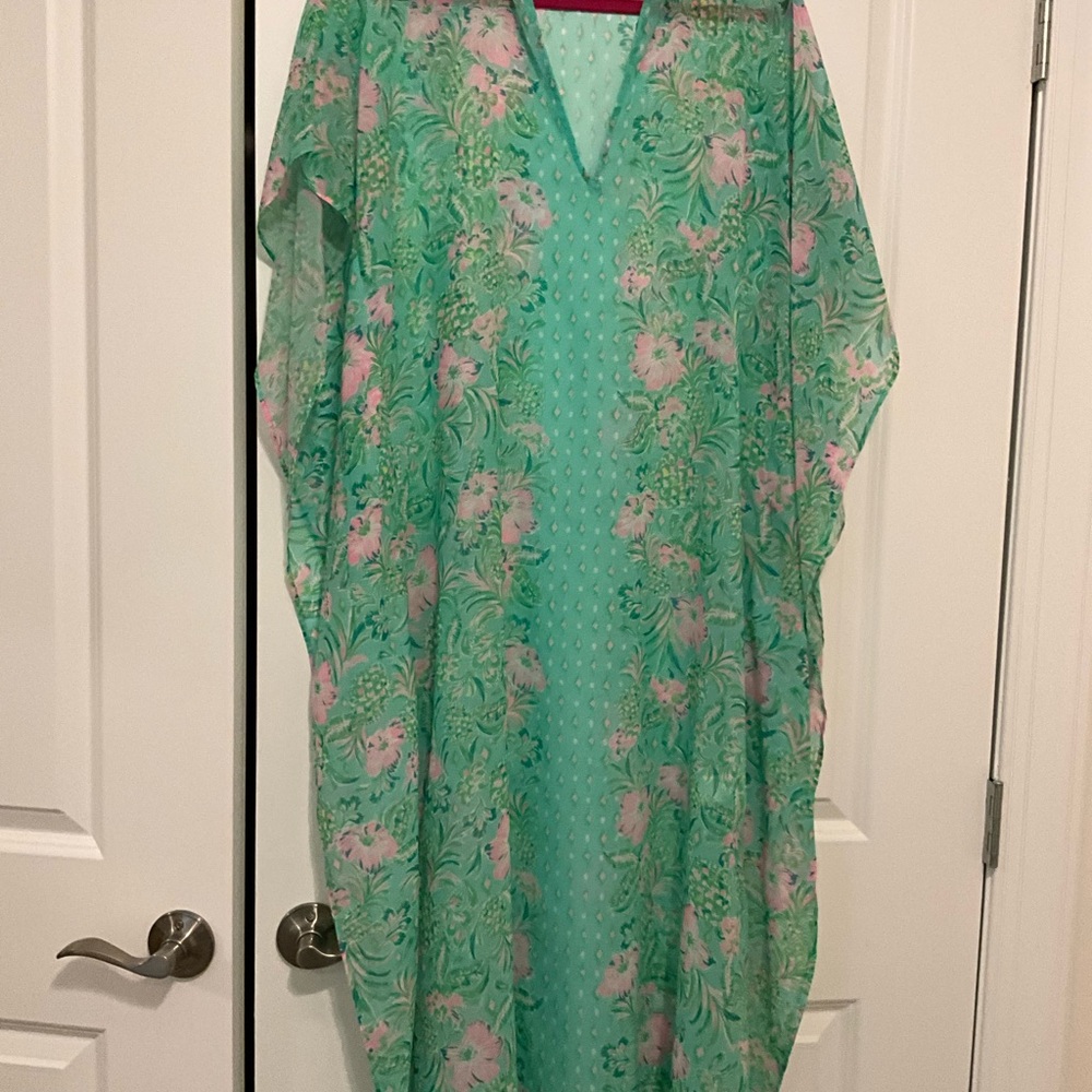 Lily Pulitzer size small but runs like large Swim cover very nice NWT